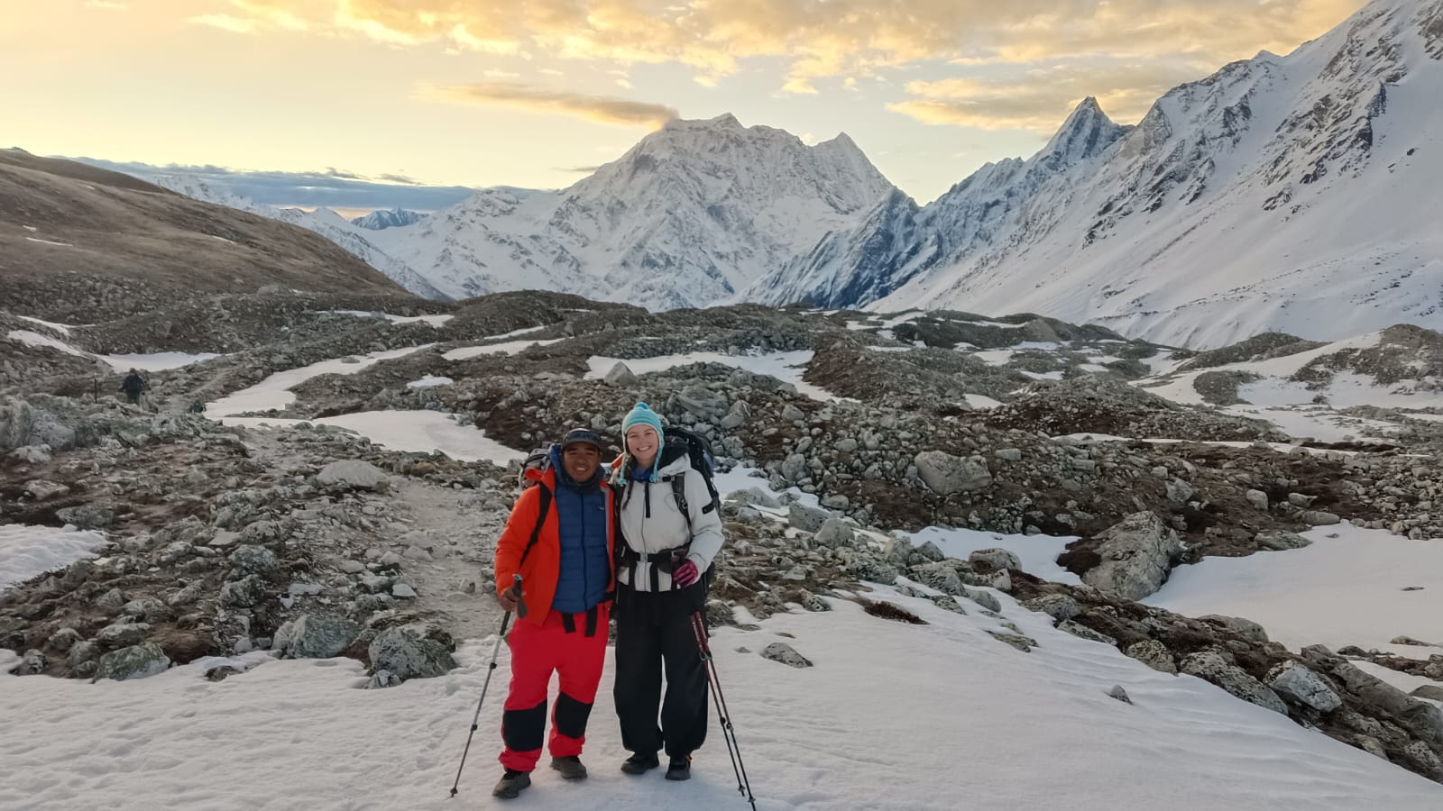 On the way to Larke pass